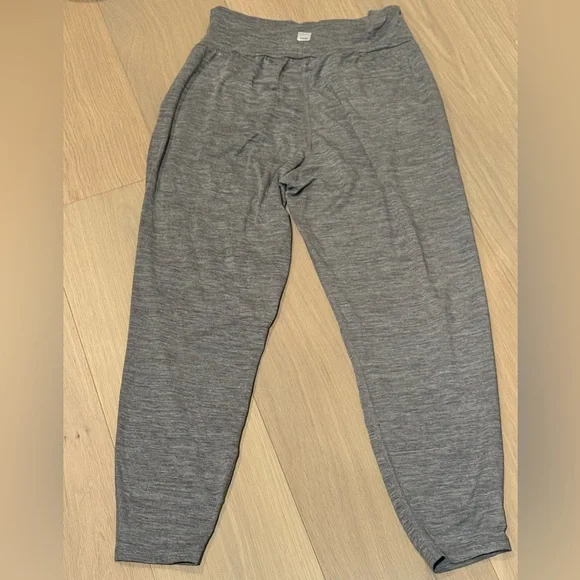 Vuori Lux Harem Pants - size small - Picture 4 of 5